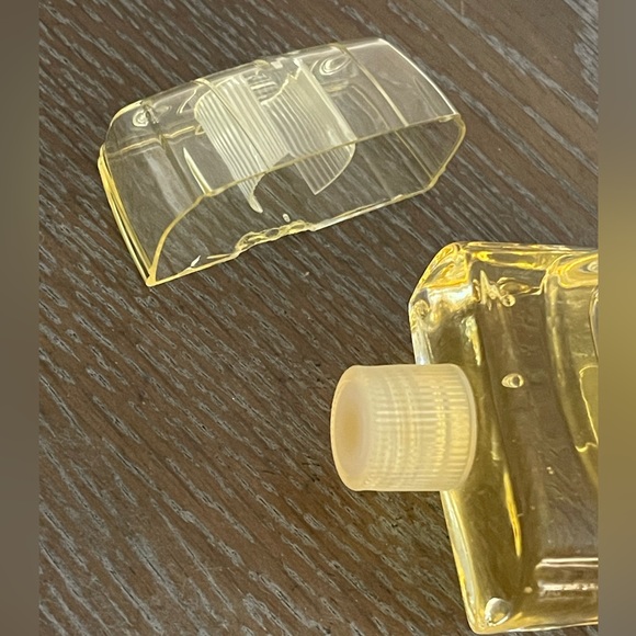 AVON 1949 LINCOLN COSMOPOLITAN DECANTER WITH MESMERIZE FOR MEN AFTER SHAVE - Picture 8 of 9